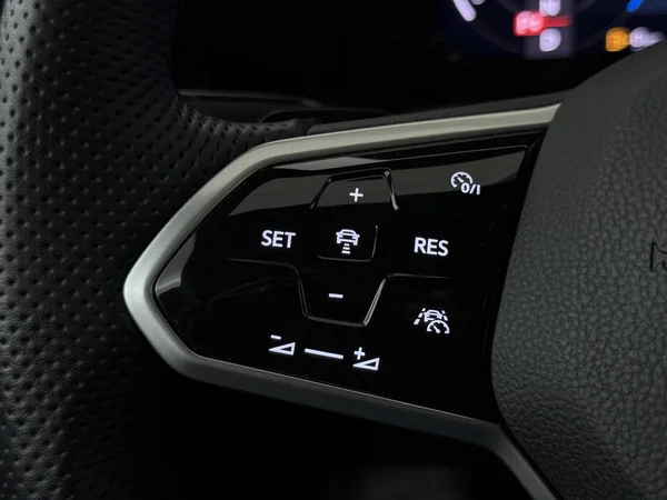VOLKSWAGEN Golf (2022) — foto 9 van 28