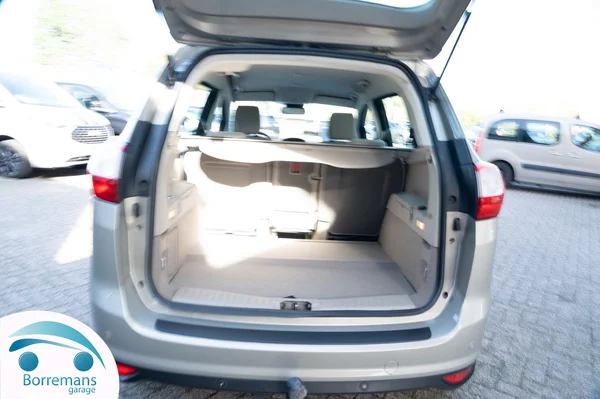Ford Grand-C-Max (2017) — foto 45 van 61
