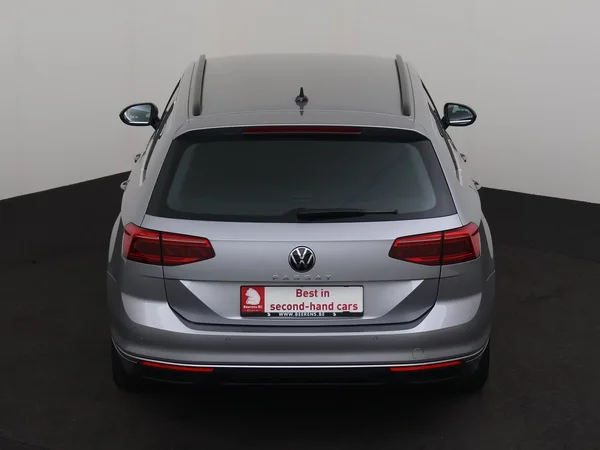 VOLKSWAGEN Passat Variant (2022) — foto 26 van 29