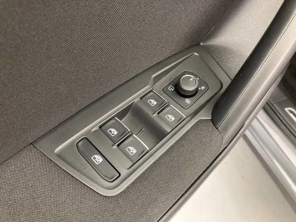 VOLKSWAGEN Tiguan Allspace (2023) — foto 8 van 36