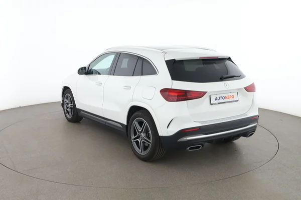 Mercedes-Benz GLA-Klasse (2024) — foto 10 van 16