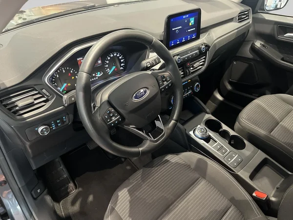 Ford Kuga (2020) — foto 15 van 19