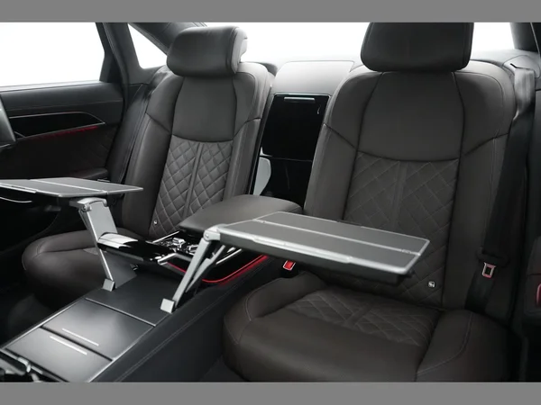 AUDI A8 Long PHEV (2024) — foto 28 van 53