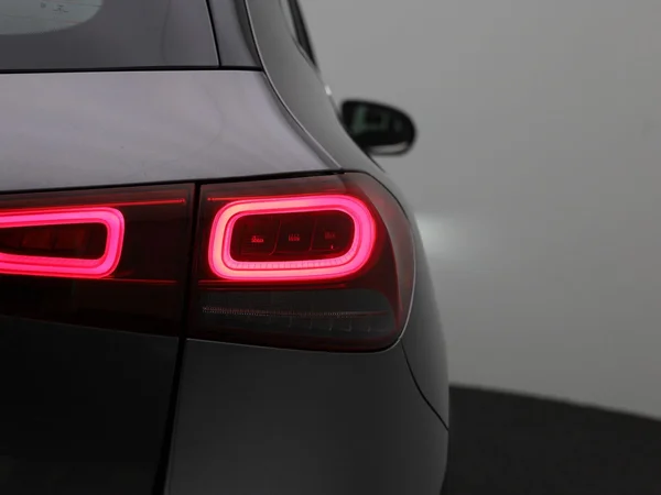 Mercedes-Benz GLA (2022) — foto 32 van 41