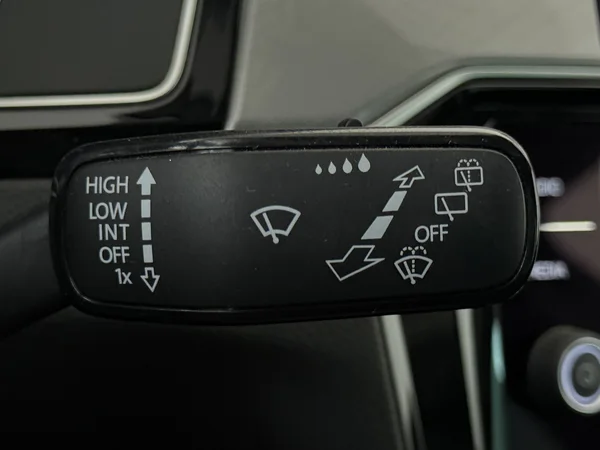 VOLKSWAGEN Passat Variant (2022) — foto 17 van 33