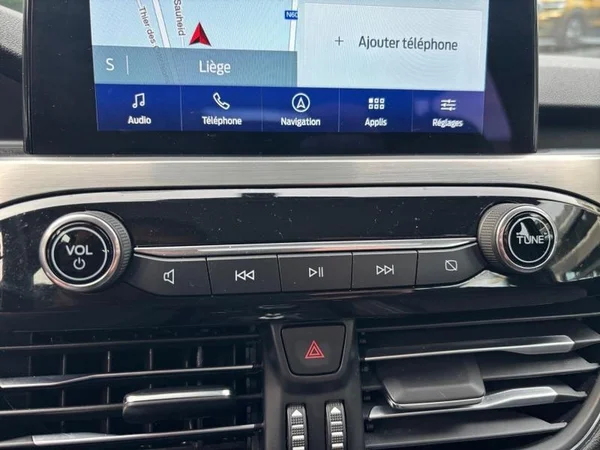 FORD Kuga (2022) — foto 17 van 28