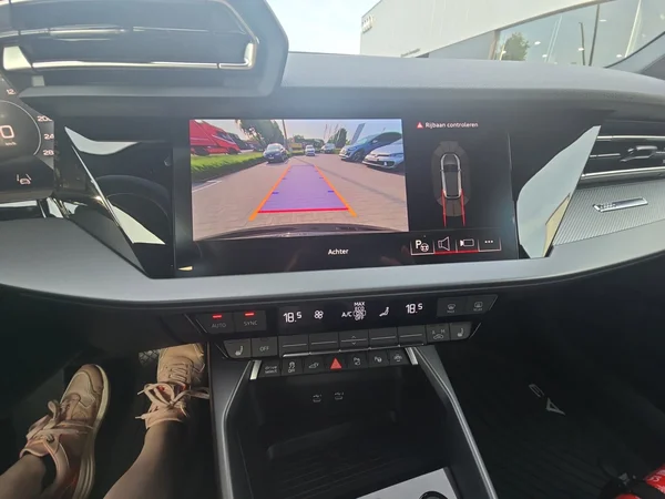 AUDI A3 Sportback PHEV (2025) — foto 2 van 24