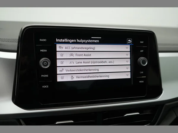 VOLKSWAGEN T-Roc (2023) — foto 13 van 28