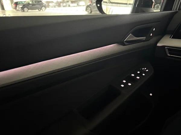 VOLKSWAGEN Golf VIII eHybrid (PHEV) (2025) — foto 17 van 24
