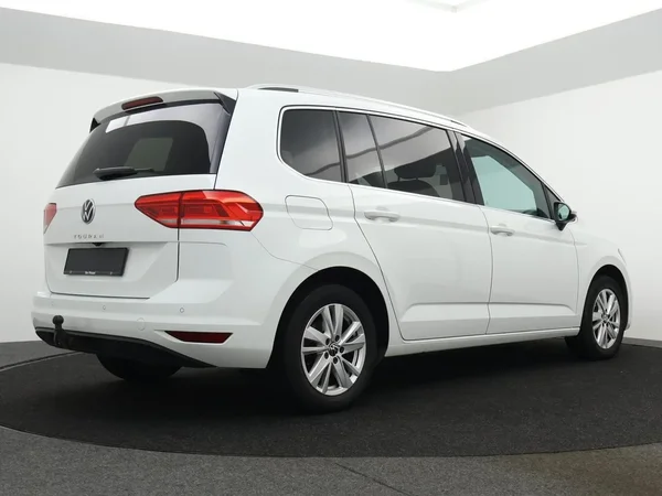 Volkswagen Touran (2022) — foto 3 van 29