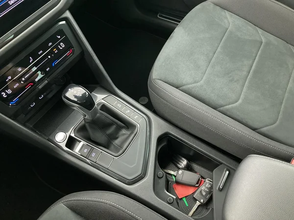 VOLKSWAGEN Tiguan Dsl (2022) — foto 22 van 36