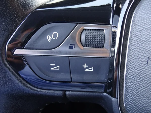 Peugeot 208 (2021) — foto 6 van 24