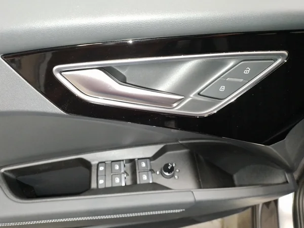 AUDI Q4 e-tron (2025) — foto 5 van 16