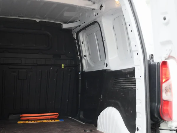 Opel Combo (2023) — foto 9 van 38