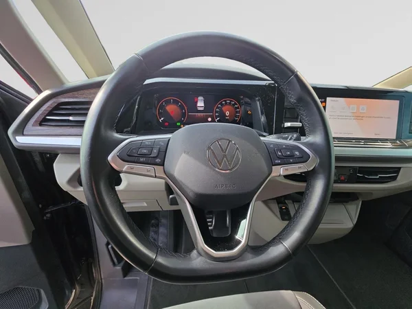 VOLKSWAGEN Multivan T7 (2023) — foto 4 van 24