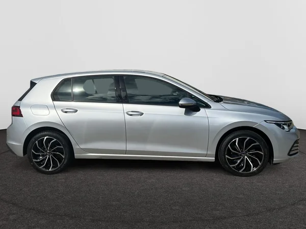 VOLKSWAGEN Golf VIII (2024) — foto 21 van 24