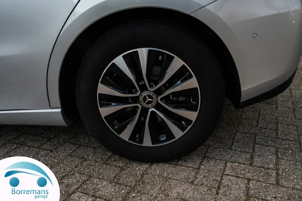 Mercedes-Benz B-180 (2022) — foto 10 van 41
