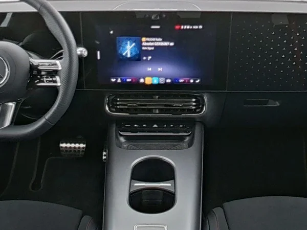 Mercedes-Benz CLA (2025) — foto 6 van 11