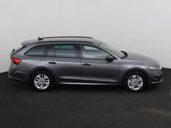 SKODA Octavia (2022) — foto 21 van 25