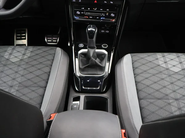 VOLKSWAGEN T-Roc (2025) — foto 6 van 26