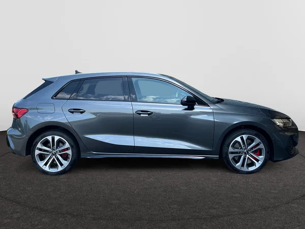 AUDI A3 Sportback PHEV (2025) — foto 17 van 24