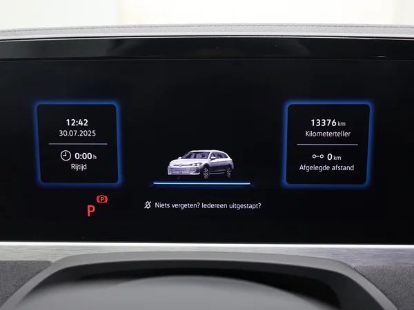 VOLKSWAGEN Passat SW (2024) — foto 5 van 21