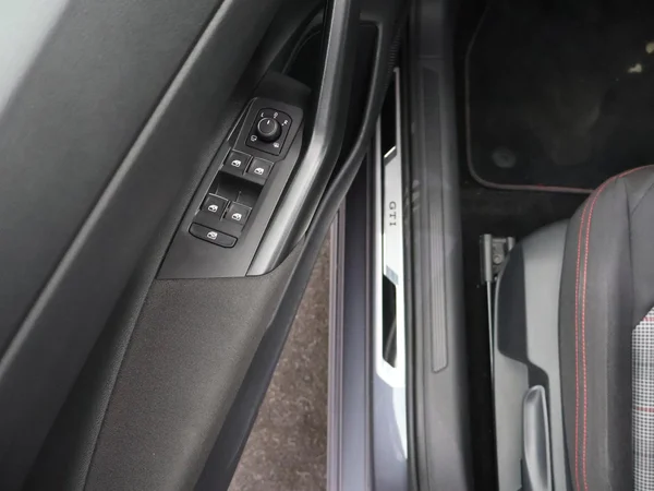 VOLKSWAGEN Polo GTI (2024) — foto 3 van 25