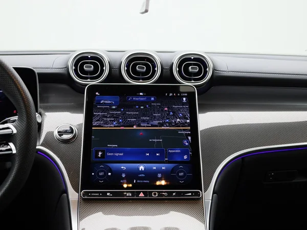 Mercedes-Benz GLC (2025) — foto 51 van 51