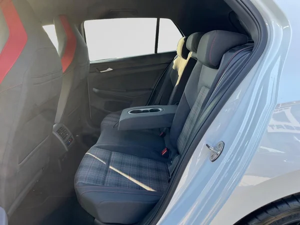 VOLKSWAGEN Golf VIII GTI (2024) — foto 17 van 20
