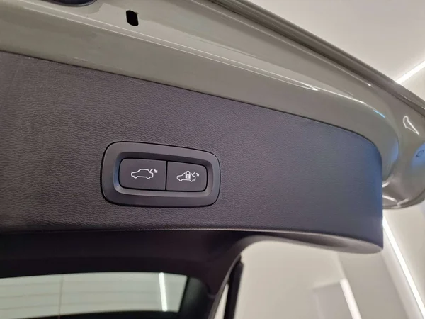 Volvo XC40 (2023) — foto 8 van 16