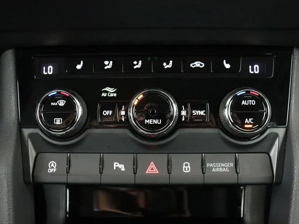 SKODA Karoq (2025) — foto 10 van 18