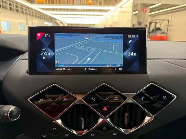 DS-Automobiles DS3-Crossback (2022) — foto 14 van 29