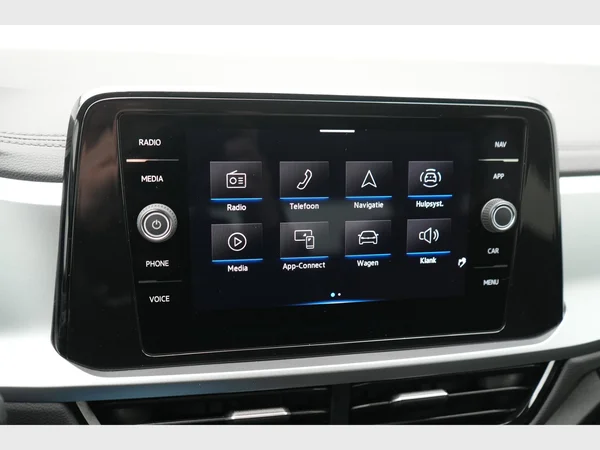 VOLKSWAGEN T-Roc (2023) — foto 2 van 32