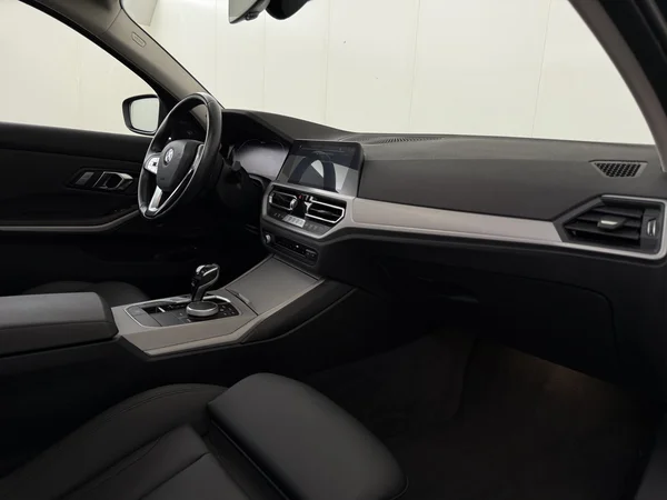 BMW 320 (2021) — foto 3 van 34