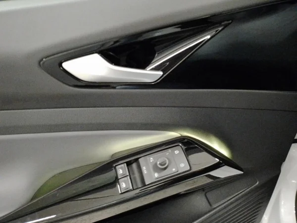 VOLKSWAGEN ID.4 (2023) — foto 7 van 22