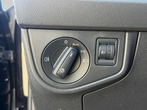 VOLKSWAGEN Polo (2023) — foto 3 van 21
