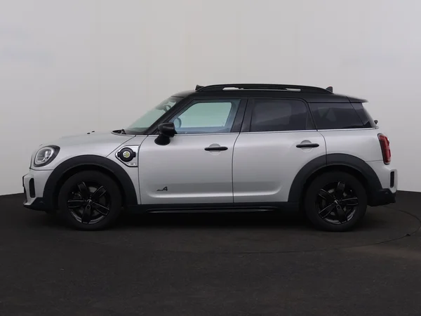 MINI Cooper SE Countryman (2021) — foto 12 van 34