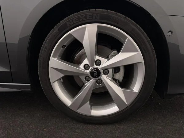 AUDI A3 Sportback (2025) — foto 12 van 18