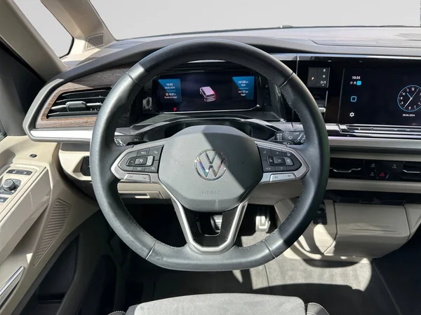 VOLKSWAGEN Multivan T7 Long (2024) — foto 3 van 24