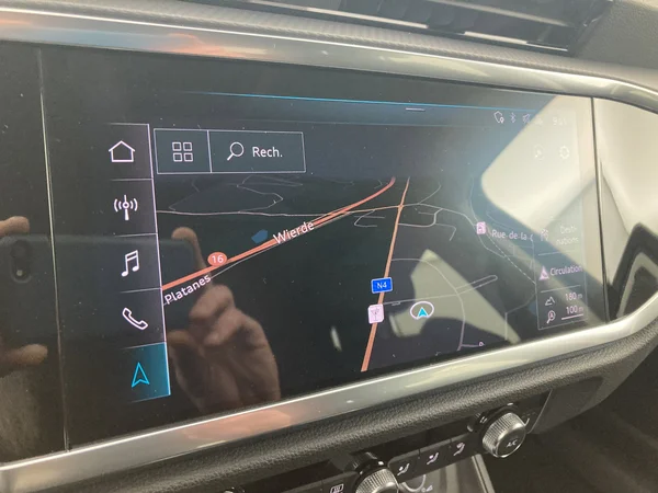 AUDI Q3 Sportback (2020) — foto 2 van 36