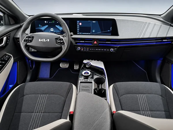 Kia EV6 (2023) — foto 2 van 26