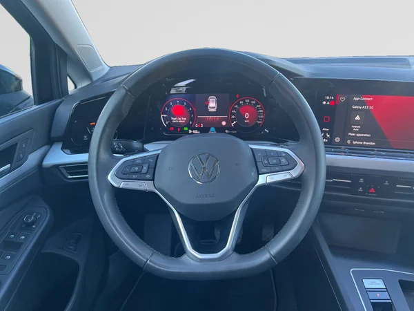 VOLKSWAGEN Golf VIII SW (2024) — foto 16 van 24