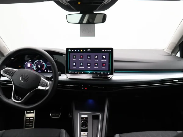 VOLKSWAGEN Golf VIII (2025) — foto 2 van 19