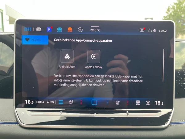 VOLKSWAGEN Tiguan (2025) — foto 4 van 22