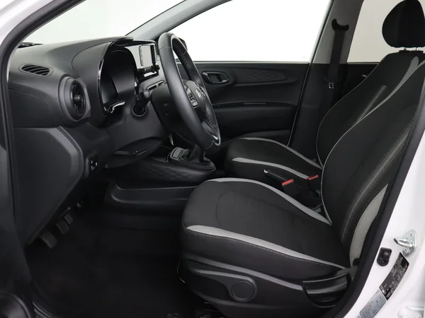 HYUNDAI i10 (2025) — foto 2 van 25