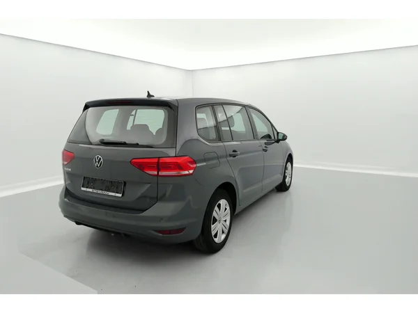VOLKSWAGEN Touran (2020) — foto 13 van 23