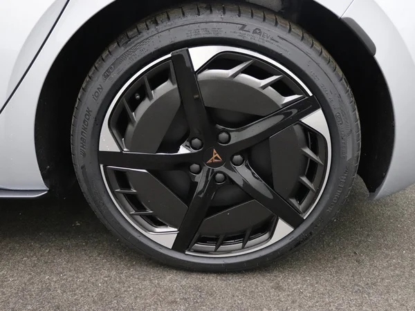 CUPRA Born (2026) — foto 3 van 20