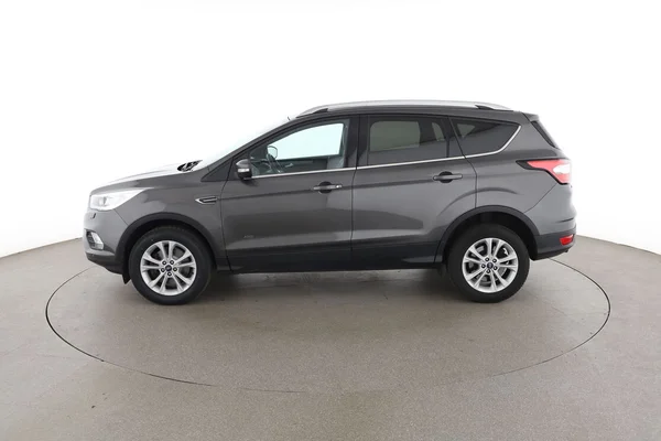 Ford Kuga (2018) — foto 9 van 16