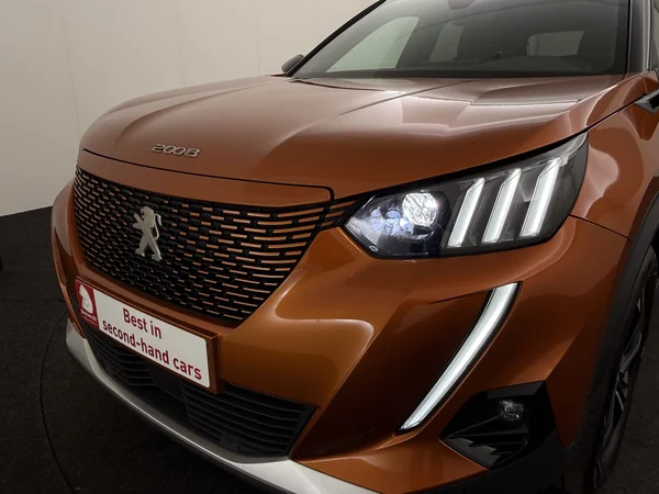 PEUGEOT e-2008 (2022) — foto 25 van 31