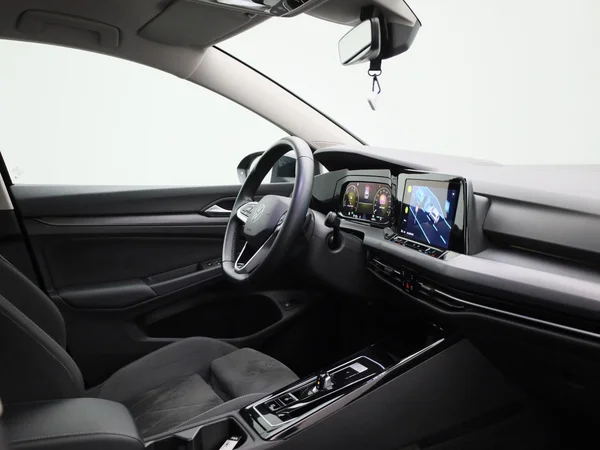 Volkswagen Golf (2023) — foto 30 van 41